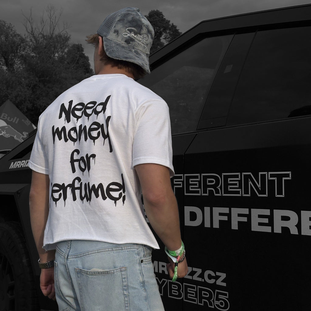 "¡NECESITO DINERO PARA PERFUME!" CAMISETA
